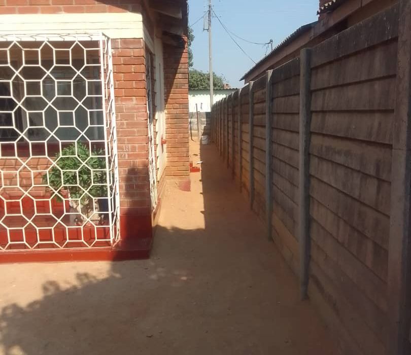 5 Bedroom House in Unit M Seke