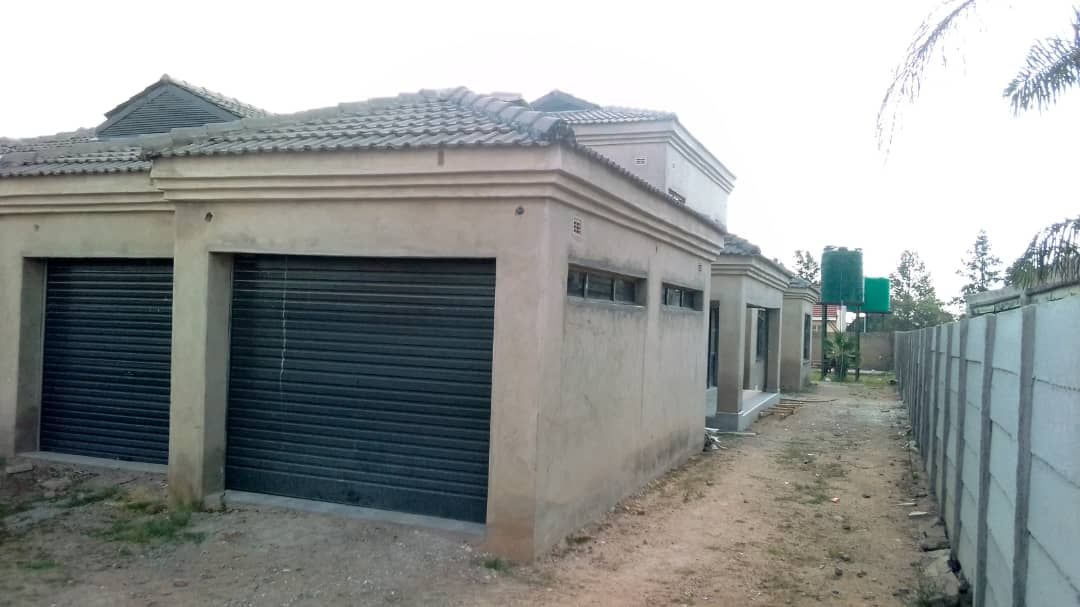 5 Bedroom House in Waterfalls Shortstone 