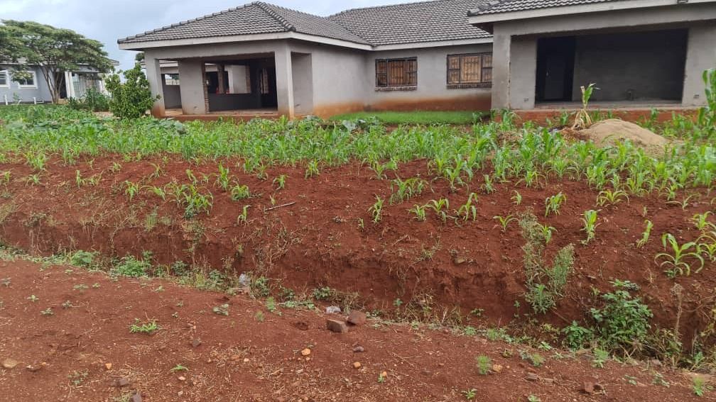 5 bedroom incomplete house in Mount Pleasant Heights 