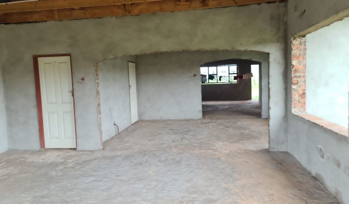 5 bedroom incomplete house in Mount Pleasant Heights 