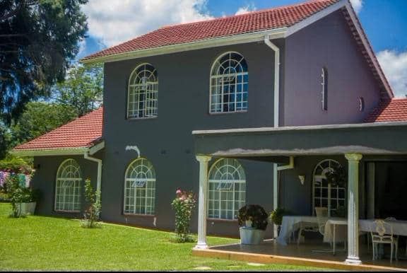 5 Bedroom  Mansion for Sale in Helensvale 