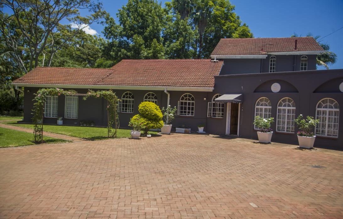 5 Bedroom  Mansion for Sale in Helensvale 