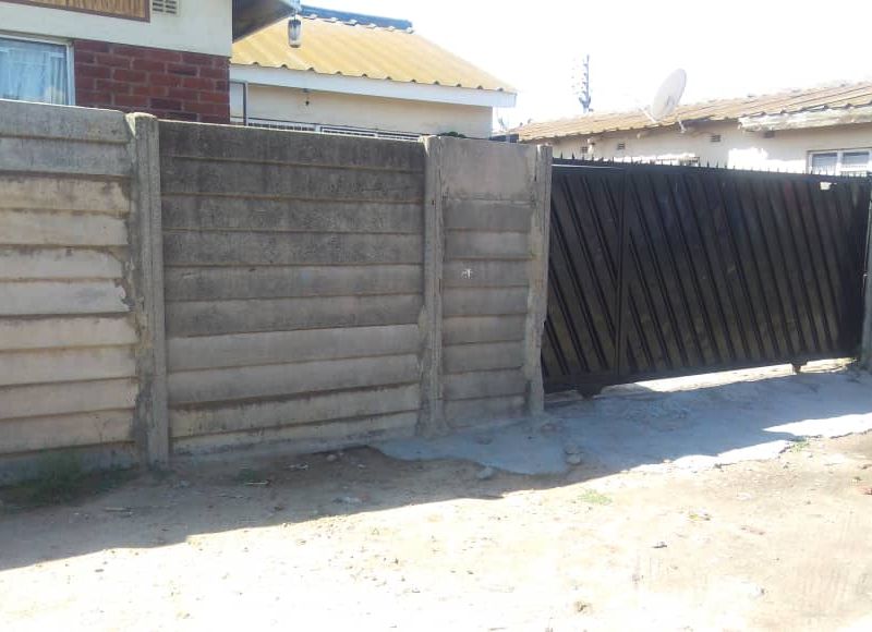 5 beds for sale in Budiriro 2