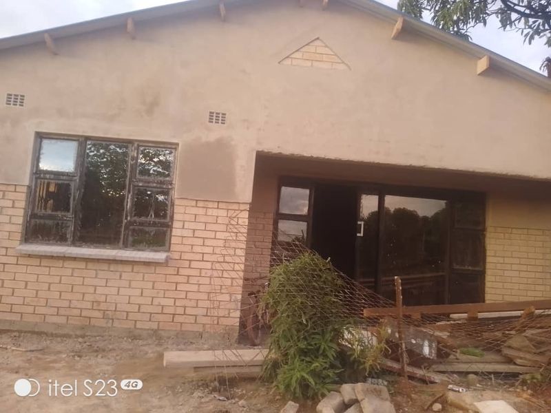 5 Roomed House for Sale in Rimuka Kadoma 