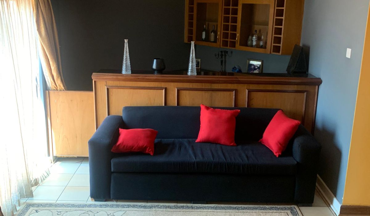 6 Bedroom, 3 Storey House for Sale in Glen Lorne 
