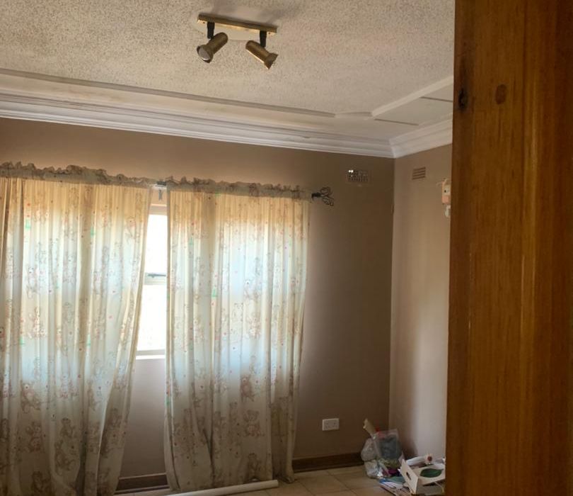 6 Bedroom, 3 Storey House for Sale in Glen Lorne 