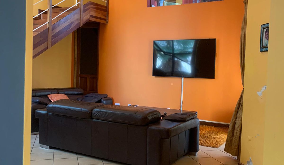 6 Bedroom, 3 Storey House for Sale in Glen Lorne 