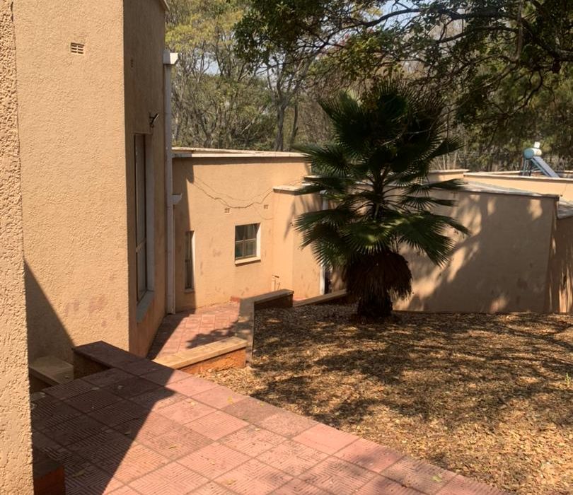 6 Bedroom, 3 Storey House for Sale in Glen Lorne 