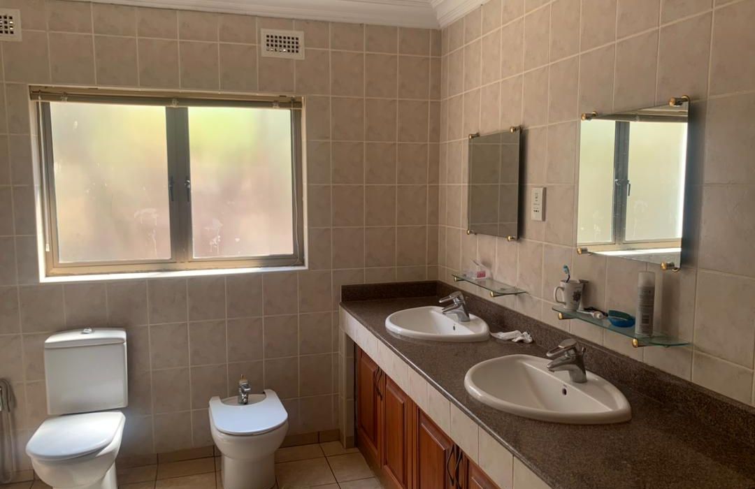 6 Bedroom, 3 Storey House for Sale in Glen Lorne 