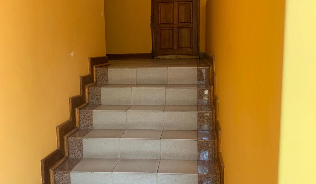 6 Bedroom, 3 Storey House for Sale in Glen Lorne 