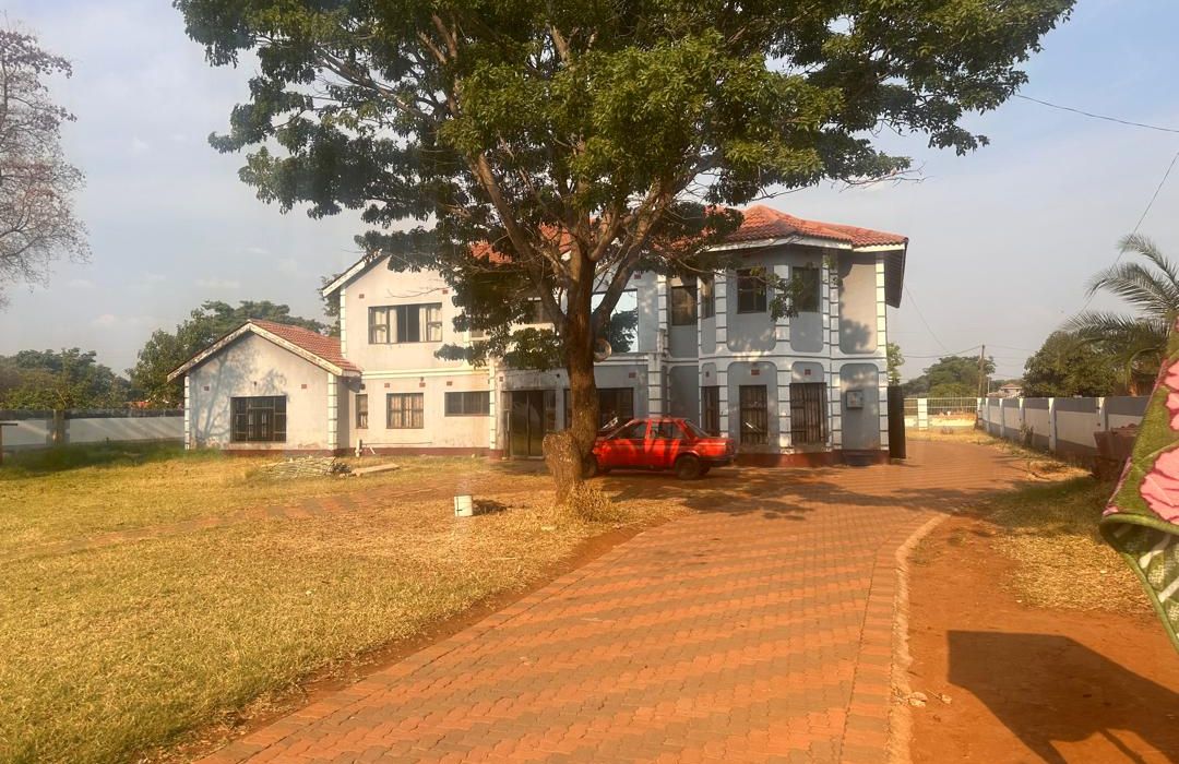 6 Bedroom Double Storey House for Rent in Norton Nharira Views