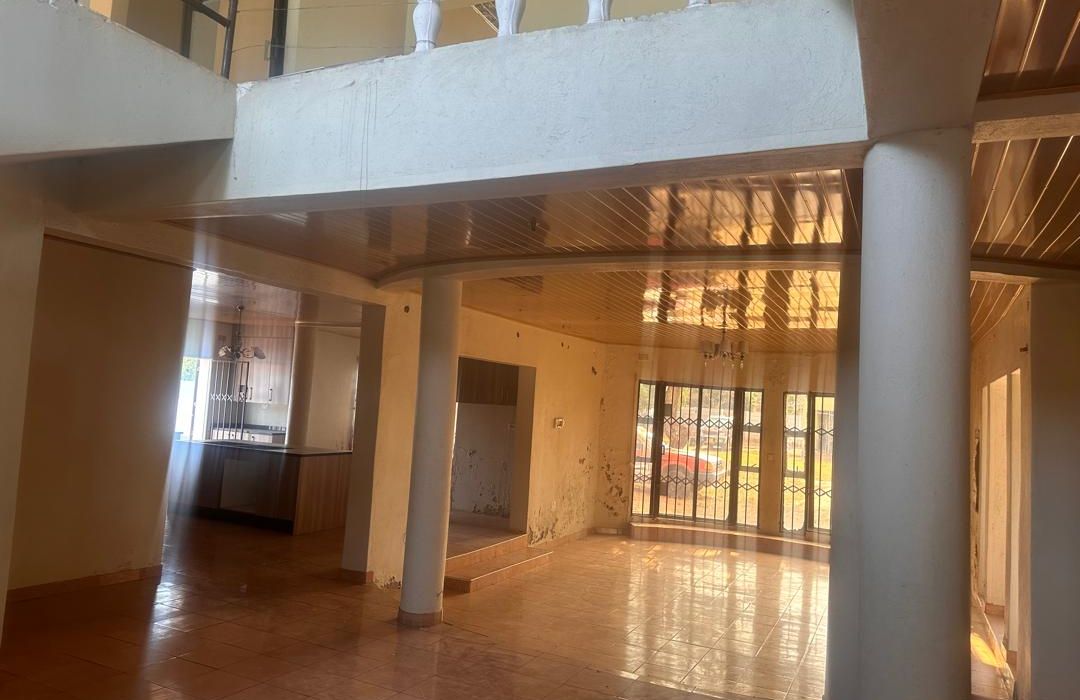 6 Bedroom Double Storey House for Rent in Norton Nharira Views