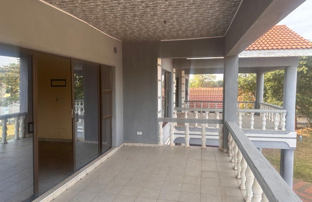 6 Bedroom Double Storey House for Rent in Norton Nharira Views