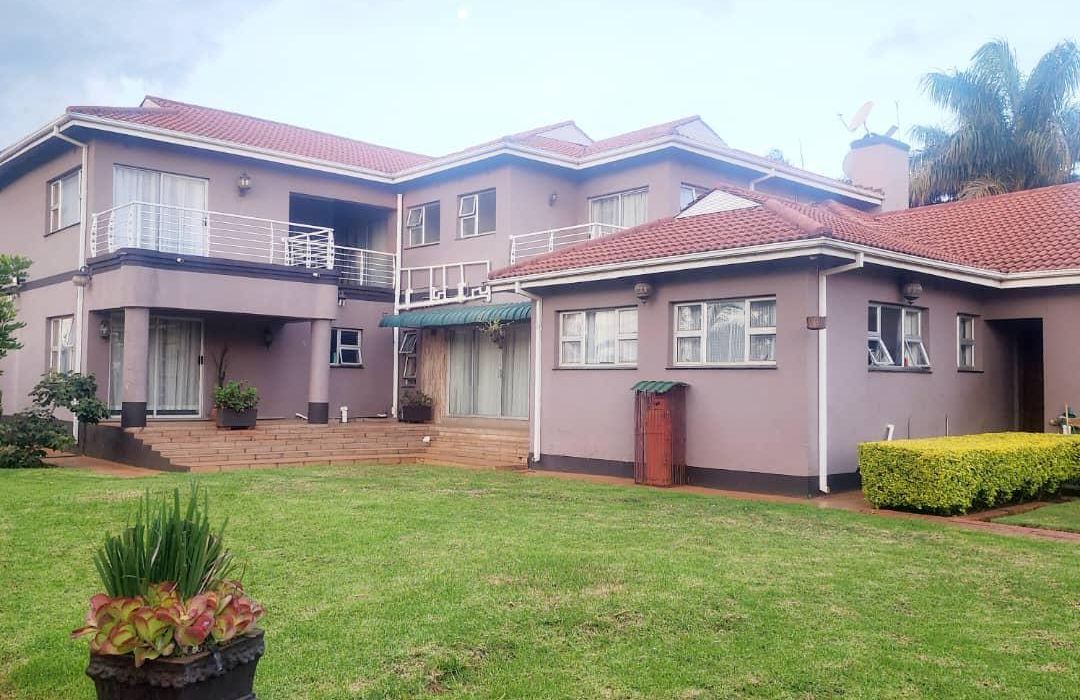 6 Bedroom Double Storey House for Sale in Gletwin, Chishawasha 