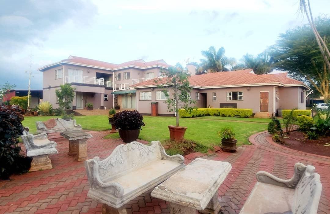 6 Bedroom Double Storey House for Sale in Gletwin, Chishawasha 