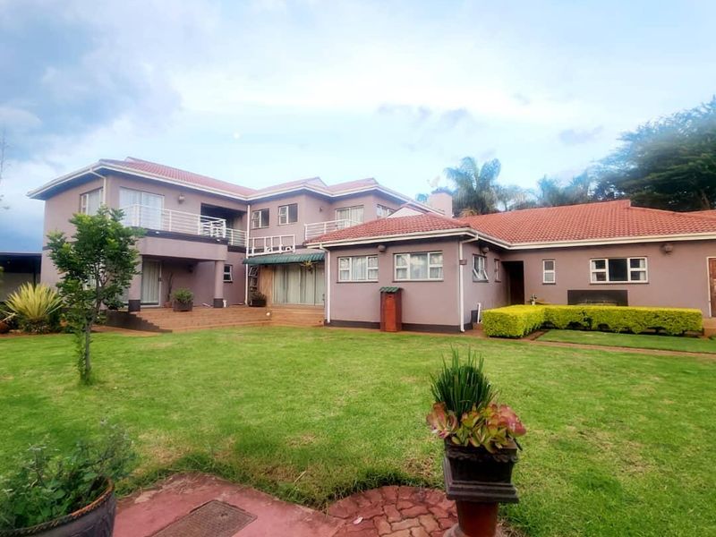 6 Bedroom Double Storey House for Sale in Gletwin, Chishawasha 