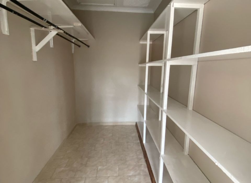 6 Bedroom House for Sale in Emerald Hill 