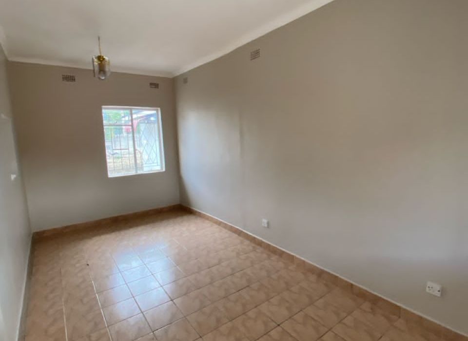 6 Bedroom House for Sale in Emerald Hill 