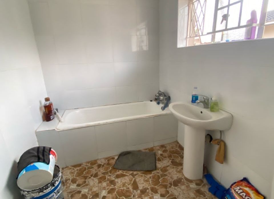 6 Bedroom House for Sale in Emerald Hill 