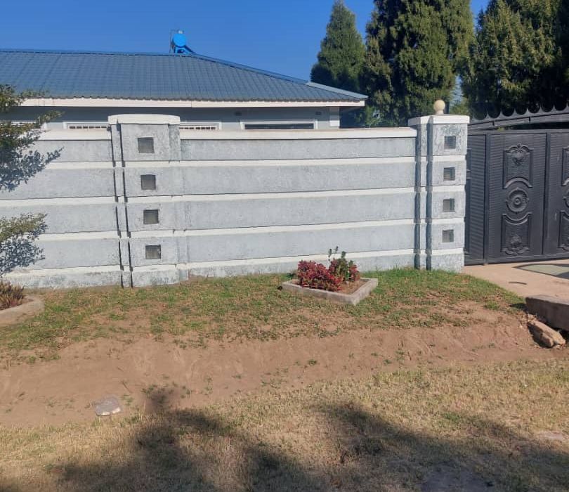 6 Bedroom House for Sale in Greendale 