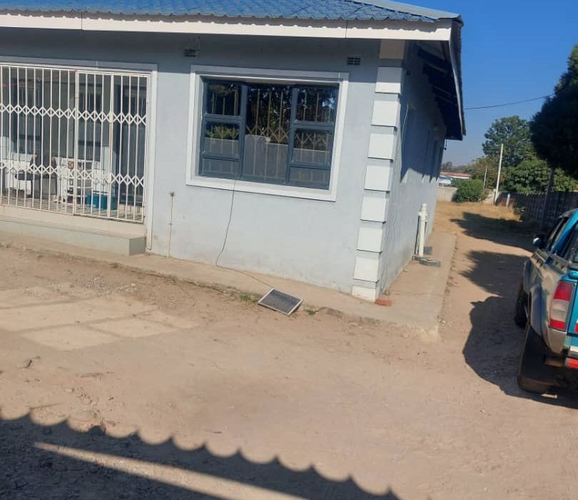 6 Bedroom House for Sale in Greendale 