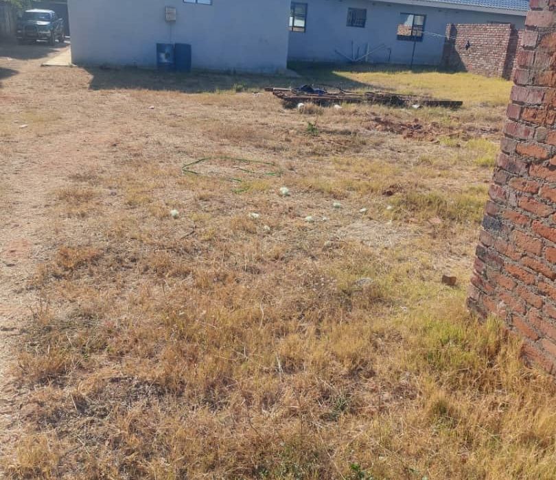 6 Bedroom House for Sale in Greendale 