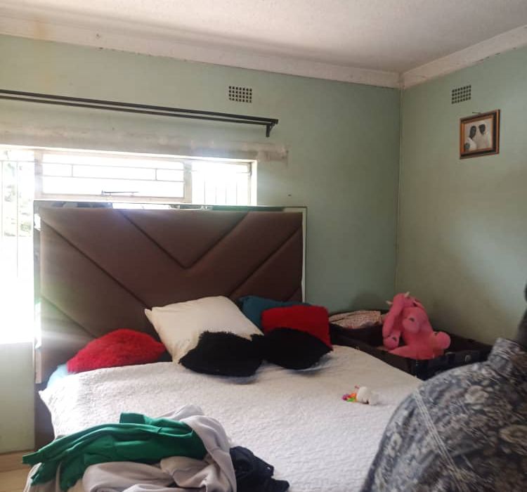 6 bedroom House for Sale in Marimba Park 