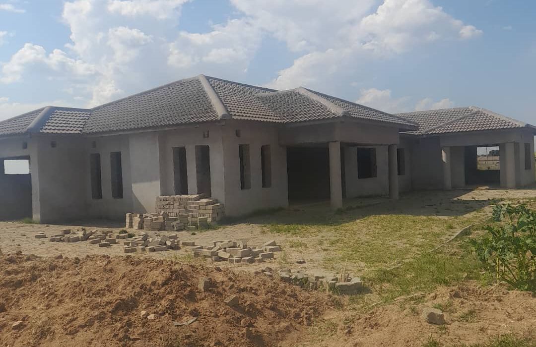 6 Bedroom House for Sale in Sebastopol Park, Ruwa