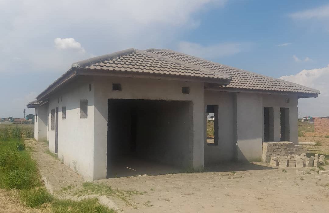 6 Bedroom House for Sale in Sebastopol Park, Ruwa