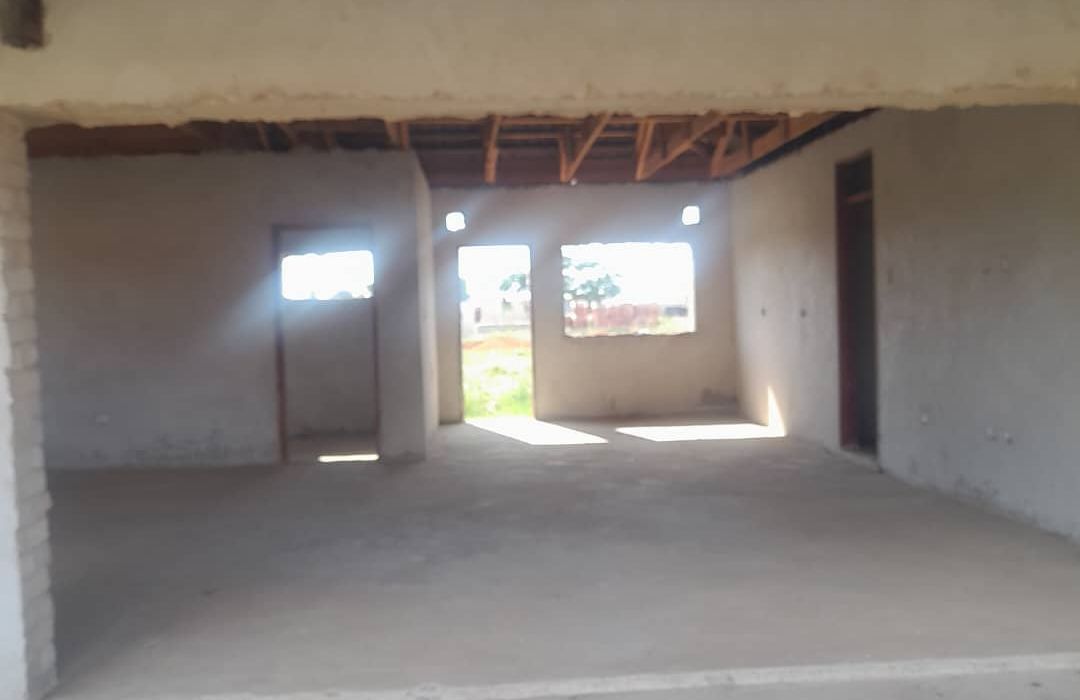 6 Bedroom House for Sale in Sebastopol Park, Ruwa