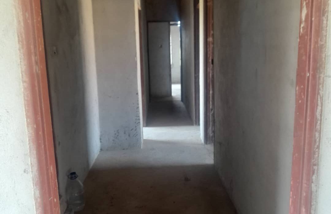 6 Bedroom House for Sale in Sebastopol Park, Ruwa