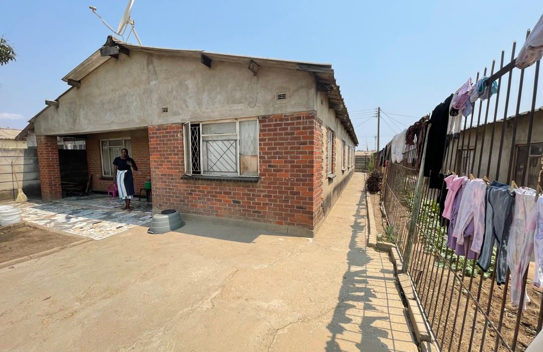 6 Bedroom House for Sale in Seke Unit J, Chitungwiza