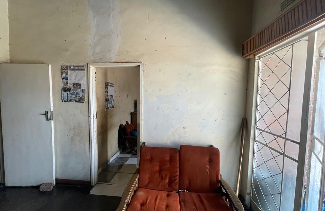 6 Bedroom House for Sale in Seke Unit J, Chitungwiza