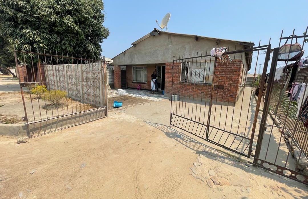 6 Bedroom House for Sale in Seke Unit J, Chitungwiza