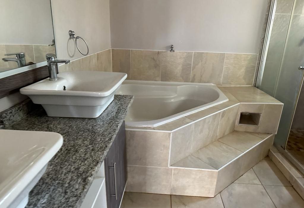 6 Bedroom House for Sale in Shawasha Hills 