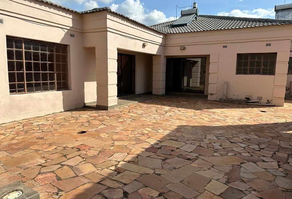 6 Bedroom House for Sale in Shawasha Hills 