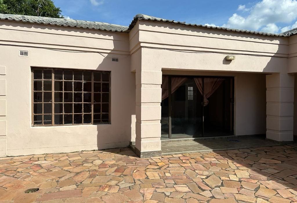 6 Bedroom House for Sale in Shawasha Hills 