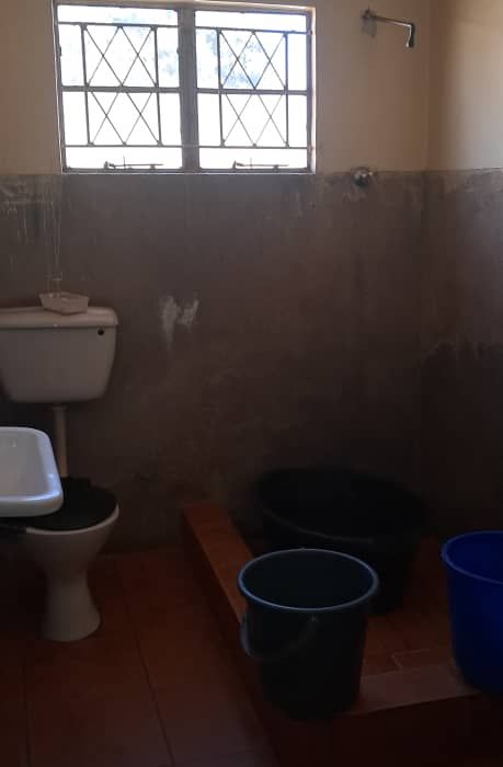 6 Bedroom House in Budiriro 1 for Sale 