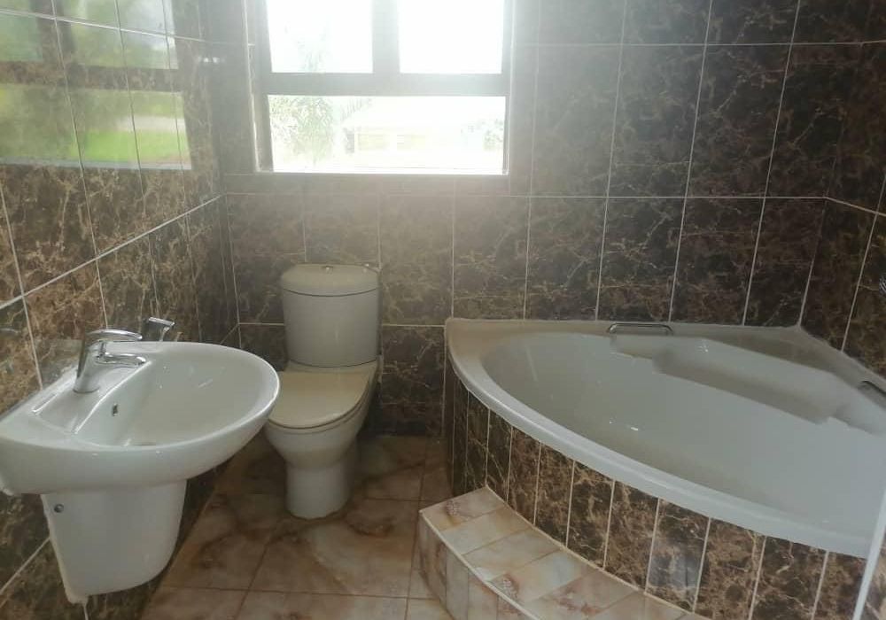 6 bedroom house in Gletwin, Shawasha for Sale  