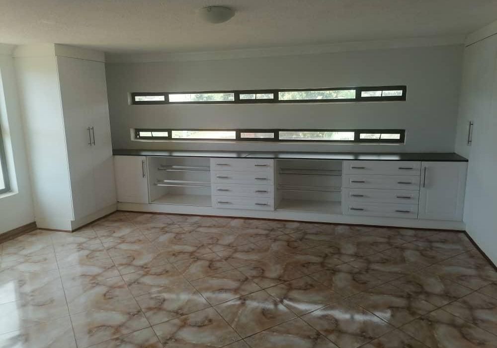 6 bedroom house in Gletwin, Shawasha for Sale  