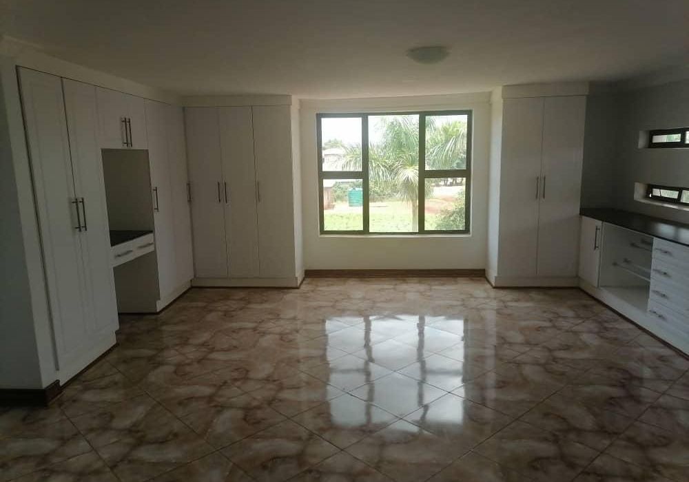 6 bedroom house in Gletwin, Shawasha for Sale  