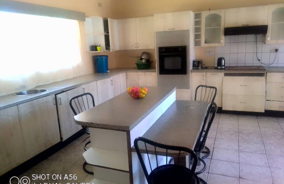 6 Bedroom House to Let in Waterfalls 