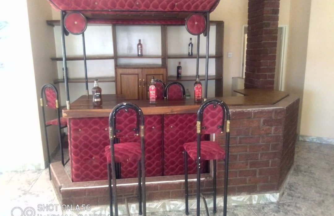 6 Bedroom House to Let in Waterfalls 