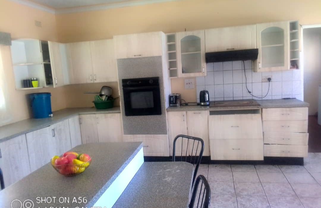 6 Bedroom House to Let in Waterfalls 
