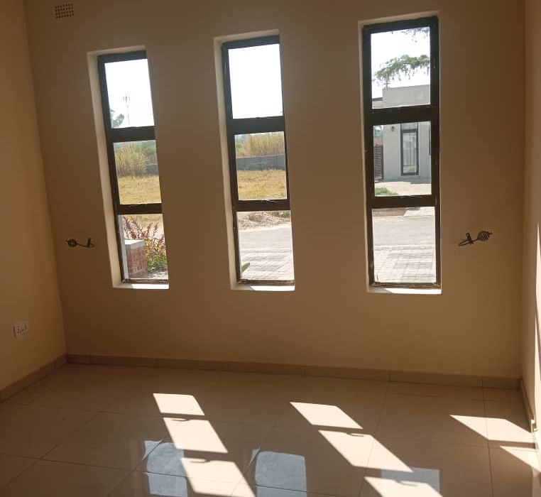 5 Bedroom House in Peakwood Village, Greendale to Rent 