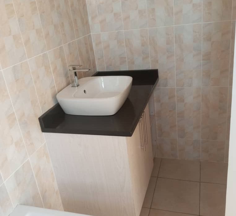 5 Bedroom House in Peakwood Village, Greendale to Rent 