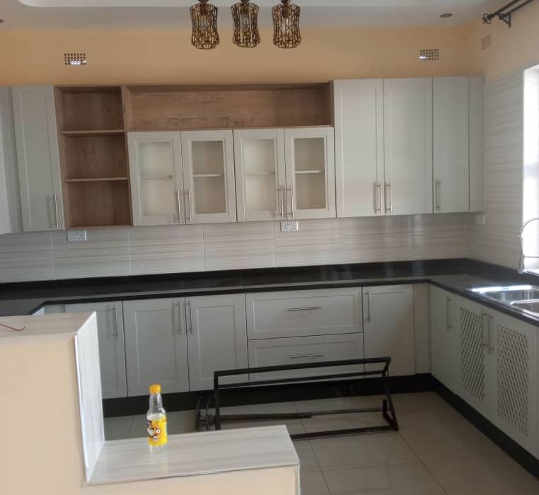 5 Bedroom House in Peakwood Village, Greendale to Rent 