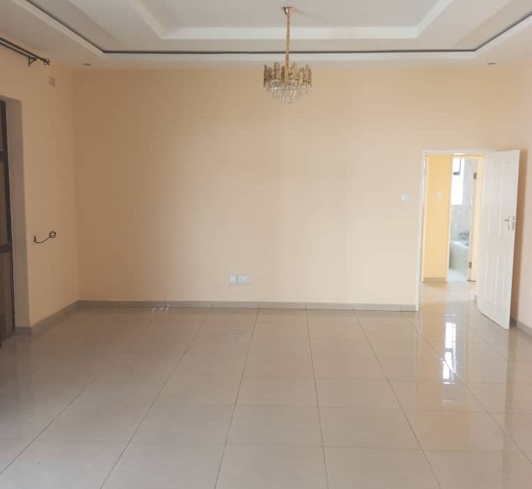 5 Bedroom House in Peakwood Village, Greendale to Rent 