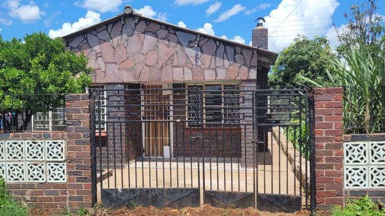 7 Room House for Sale in Glen View 