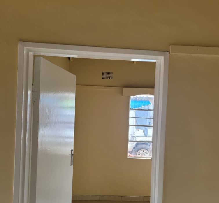 7 Room House for Sale in Glen View 